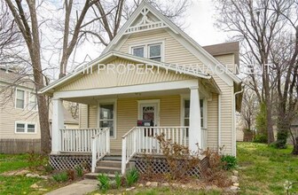 Building Photo - 507 S Ash St