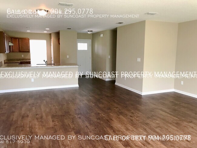 Building Photo - Beautiful 4BR/2BA Home for Rent in 32219!