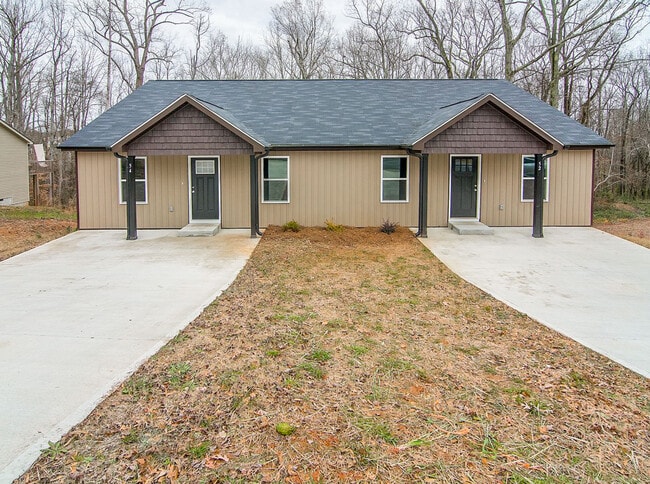 Building Photo - 54 Creekside Ln