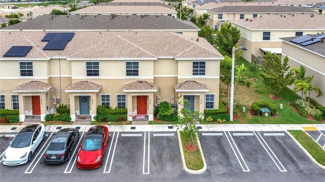 Building Photo - 444 NE 5th St