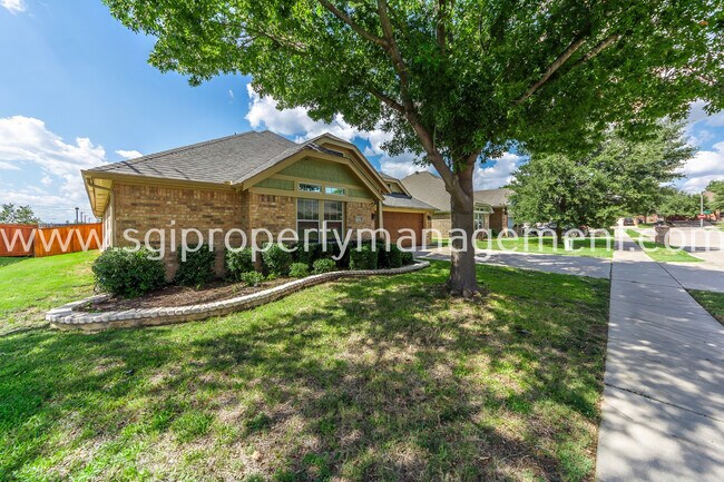 Building Photo - 5725 Eldon Martin St