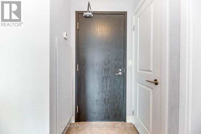 Photo du bâtiment - 18 Yorkville Ave