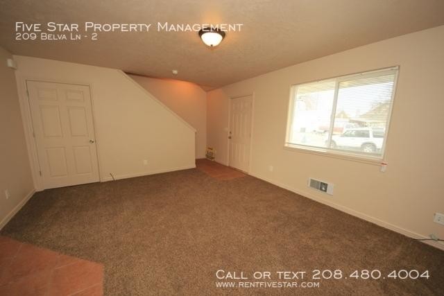Building Photo - 2 bedroom in Chubbuck ID 83202