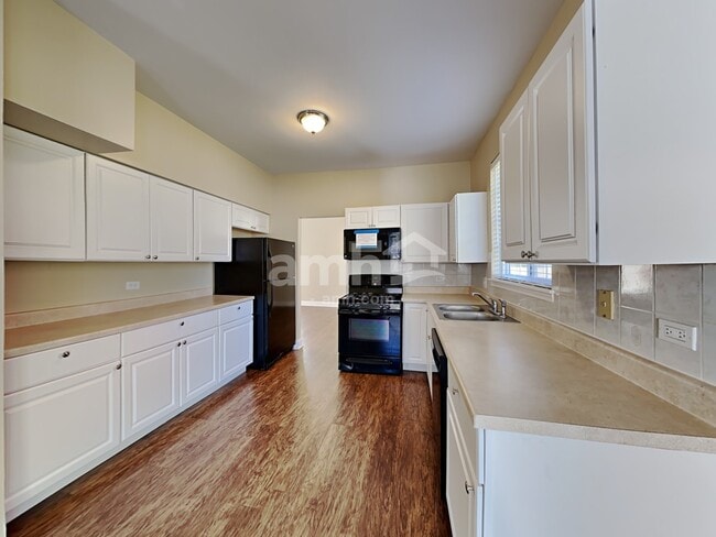 Building Photo - 161 Brookwood Ln W