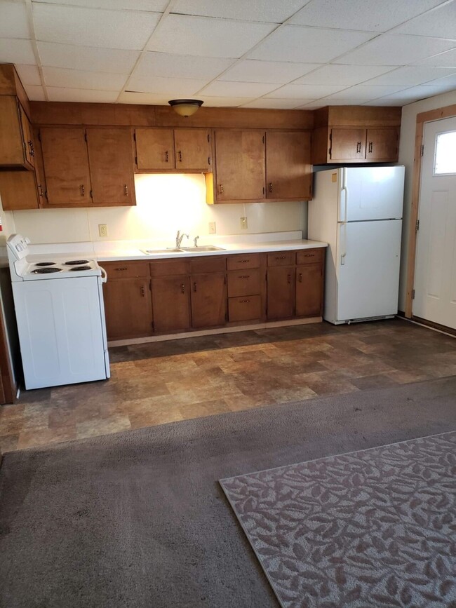 Building Photo - 13825 Maple Tree Lane