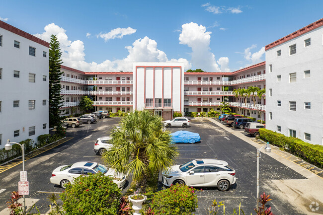 Building Photo - Sapphire Condominium