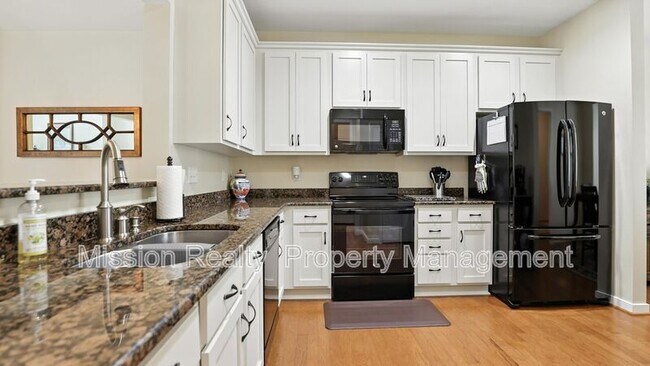 Foto del edificio - 5303 Creek Heights Dr