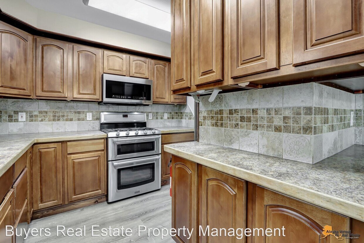 Foto principal - 4 br, 3 bath House - 5318 Maria Court