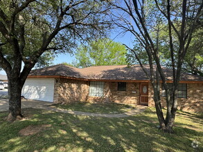 Building Photo - 1111 W Lingleville Rd