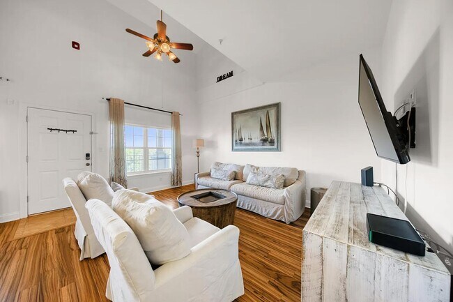 Foto del edificio - Fully furnished 3-Bedroom in The Plaza of Destin
