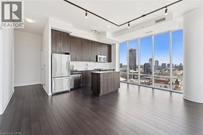 Building Photo - 85 Duke St W