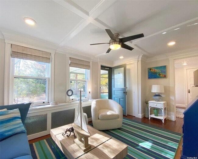 Building Photo - 424 Main St