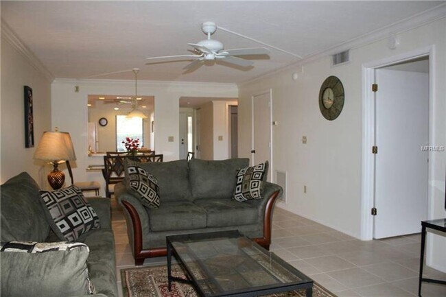 Foto del edificio - BEAUTIFUL 2BR/2B, TURNKEY FURNITURED, GROU...