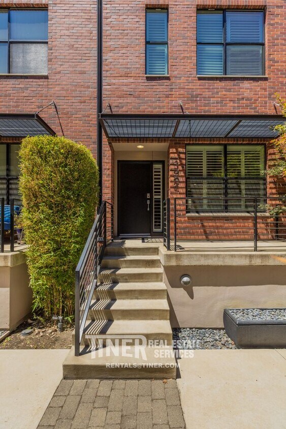 Primary Photo - Fabulous Midtown Brownstone