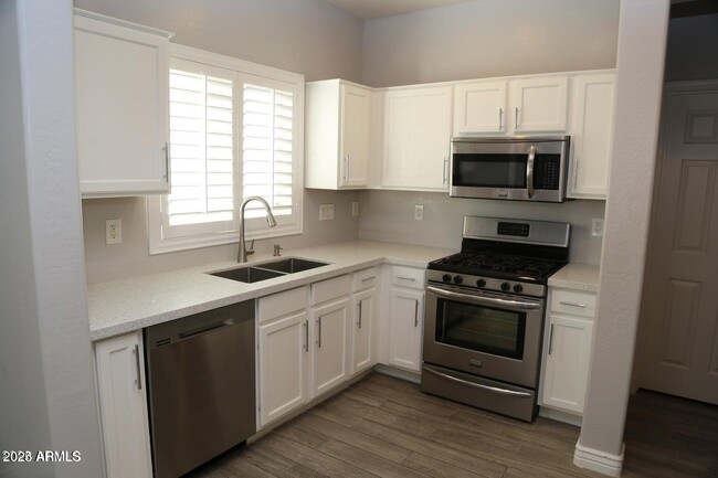 Building Photo - 10324 W Sands Dr