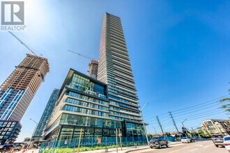 Building Photo - 448 Burnhamthorpe Rd W