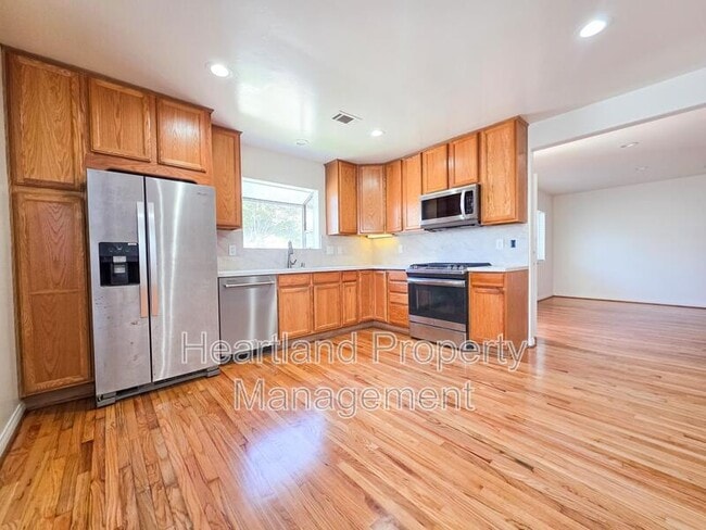 Building Photo - 949 Beryl St