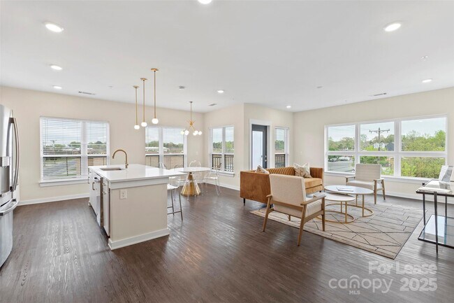 Foto del edificio - 3630 N Davidson St