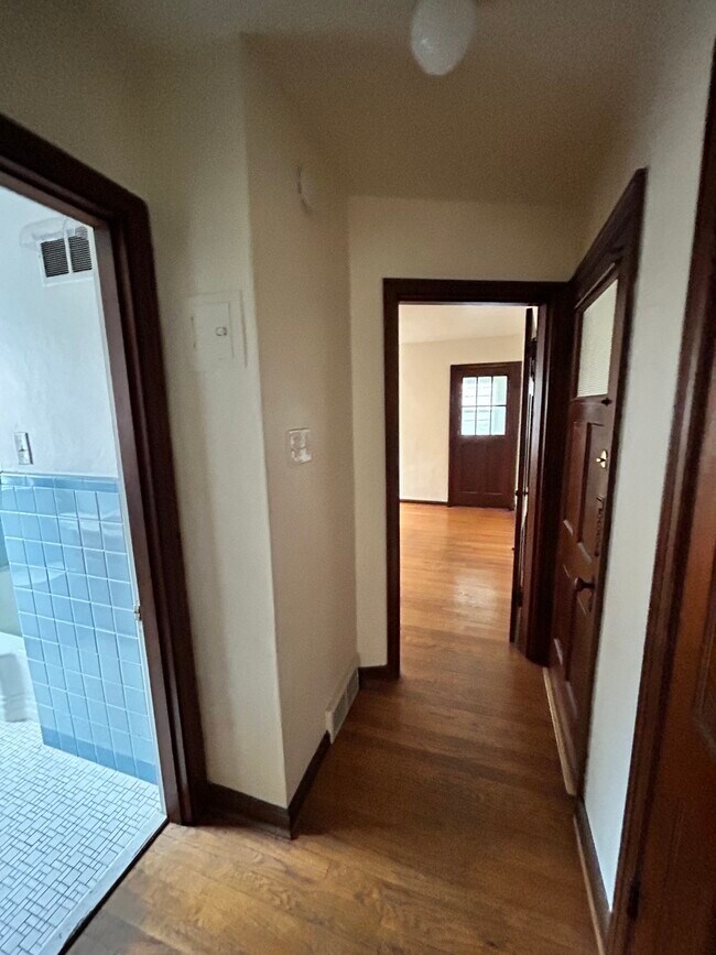 Foto del edificio - 6307 Sutherland Ave