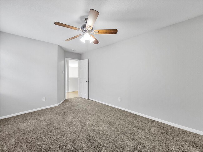 Building Photo - 20911 Foxwood Glen Ln