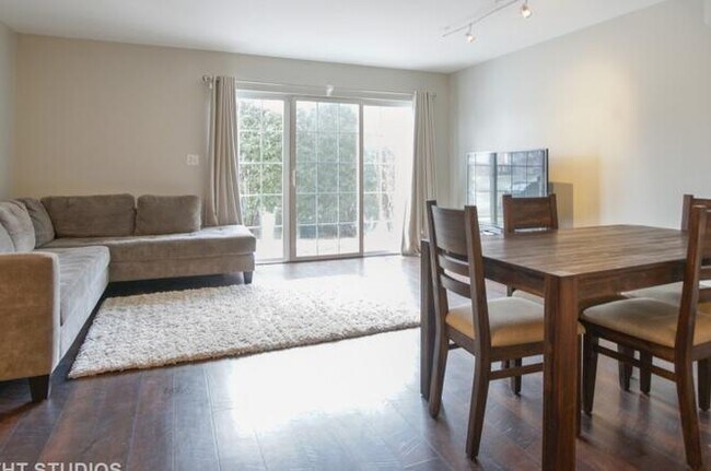 Foto del edificio - 1791 Grove Ave