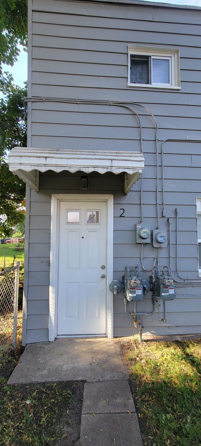 Building Photo - 135 Byron St