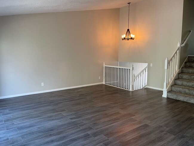 Building Photo - Beautiful, Updated 3Bed+Office/Den, 2Bath Twinhome in Plymouth- Available Now!