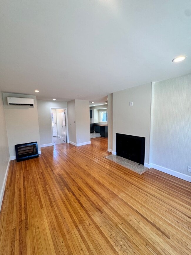 Building Photo - 4574 Whaley Ave