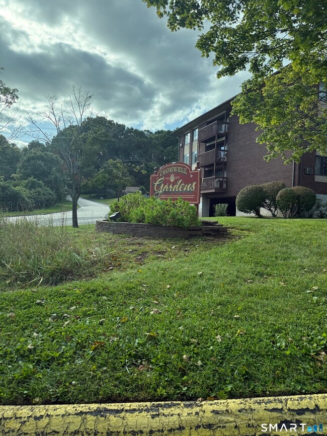 Building Photo - 2306 Cromwell Hills Dr