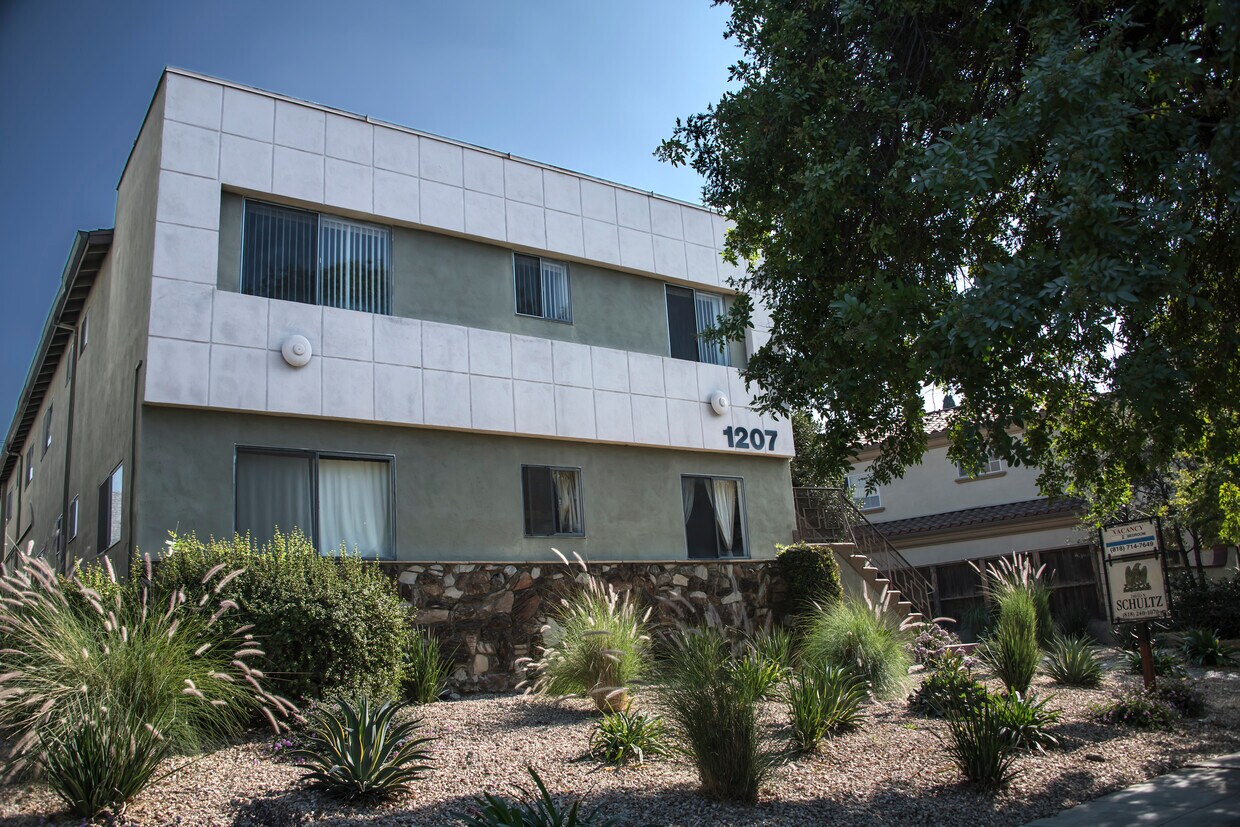 Foto del edificio - 1207 Huntington