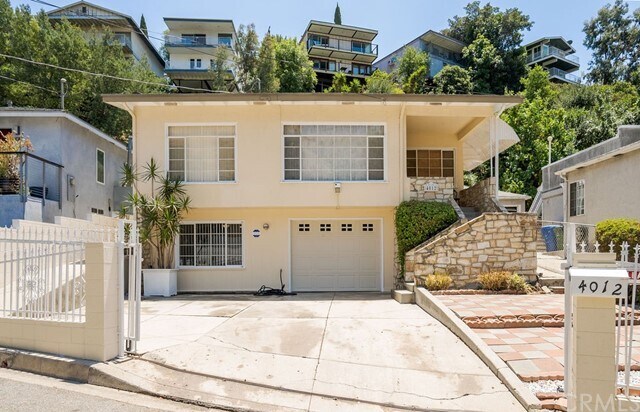 Foto principal - 4012 Sinova St