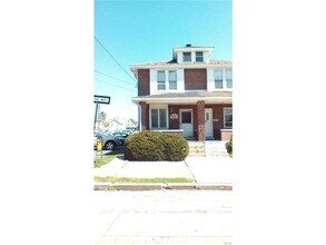 Building Photo - 1320-1322 Chelsea Ave