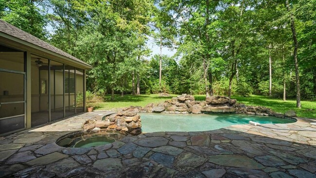 Building Photo - 5 Oak Crest Cir