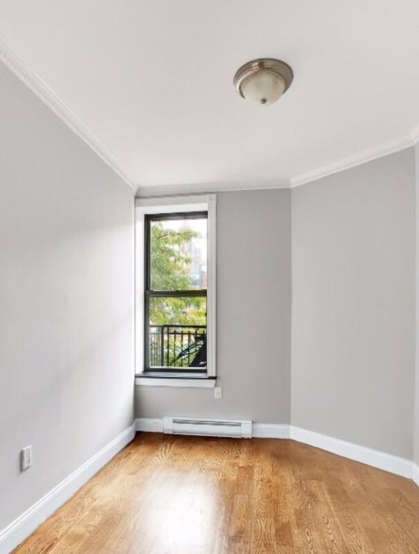 Foto del edificio - 435 W 52nd St