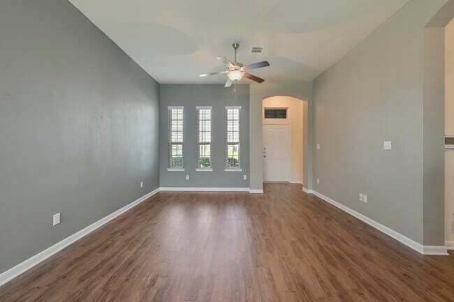 Building Photo - 2133 Dumfries Dr