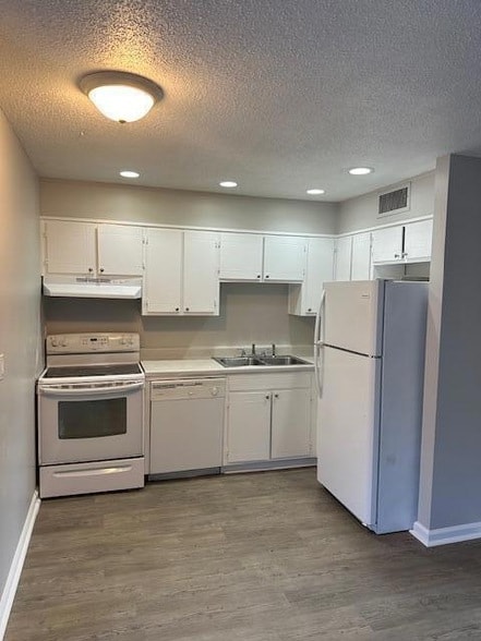 Foto del edificio - 2075 Clingan Dr NW