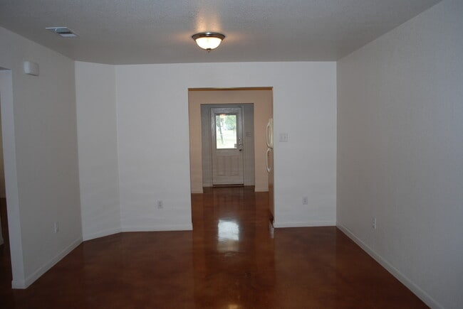 Building Photo - 318 Elbert Ln