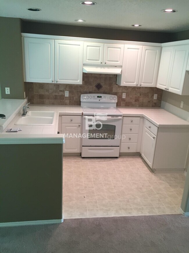 Foto del edificio - NW Portland- Bethany Light & Bright Home with Private Backyard