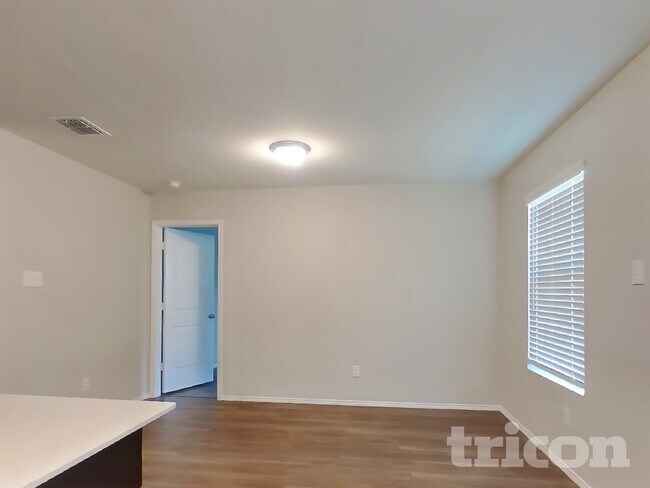Foto del edificio - 460 Blue Crow Ln