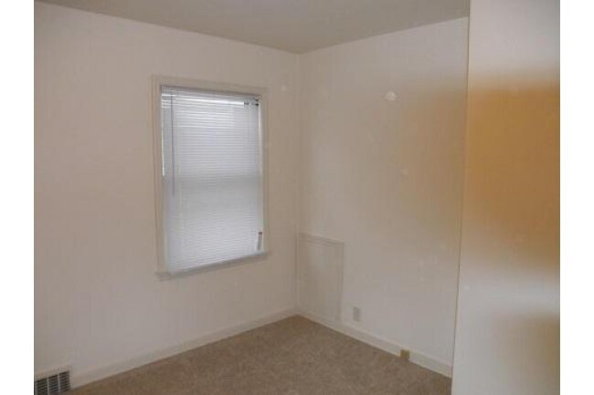 Building Photo - 8125 W Lorraine Pl