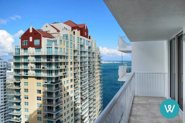 Building Photo - 1200 Brickell Bay Dr