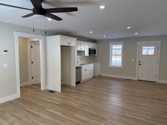 Photo - 480 Wareham St (Middleborough, MA) Townhome