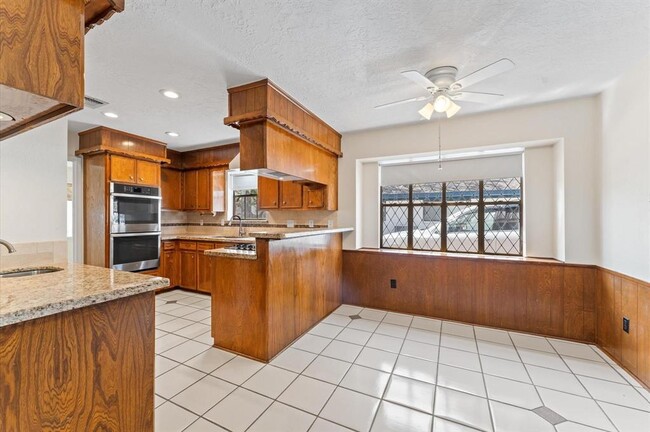Foto del edificio - 3406 Glenn Lakes Ln