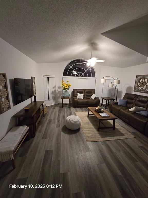 Foto del edificio - 2039 Royal Bay Blvd