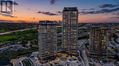 Building Photo - 10 Flavelle Trl