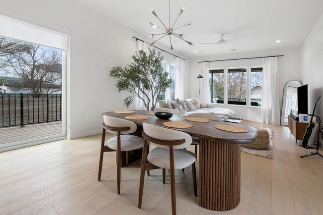 Building Photo - 2912 E 13th St