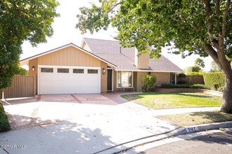 Building Photo - 947 Driftwood Cir