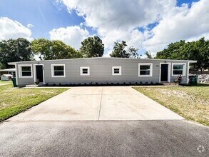 Building Photo - 206 W Idlewild Ave