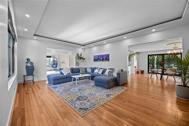 Foto del edificio - 351 NE 98th St