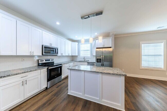 Foto del edificio - Live Minutes from Downtown, Germantown, Sylvan Park, the Nations & West End